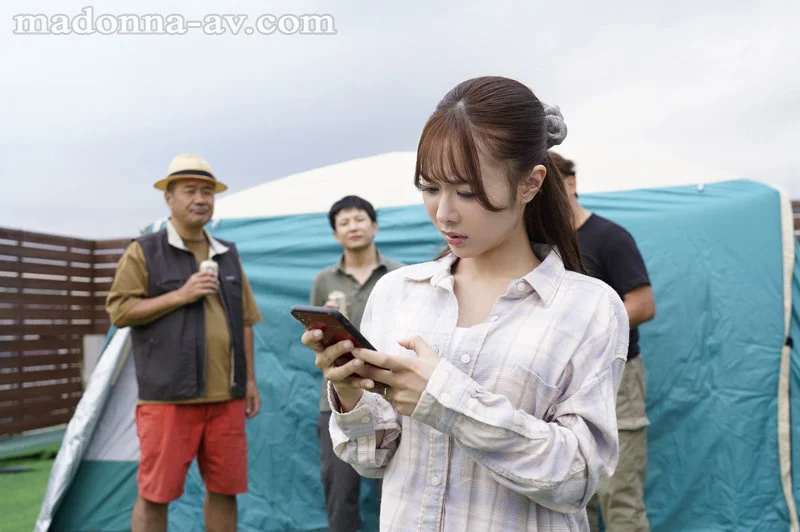 町内キャンプNTR テントの中で何度も中出しされた妻の【閲覧注意】寝取られ映像 栗山莉緒の画像3